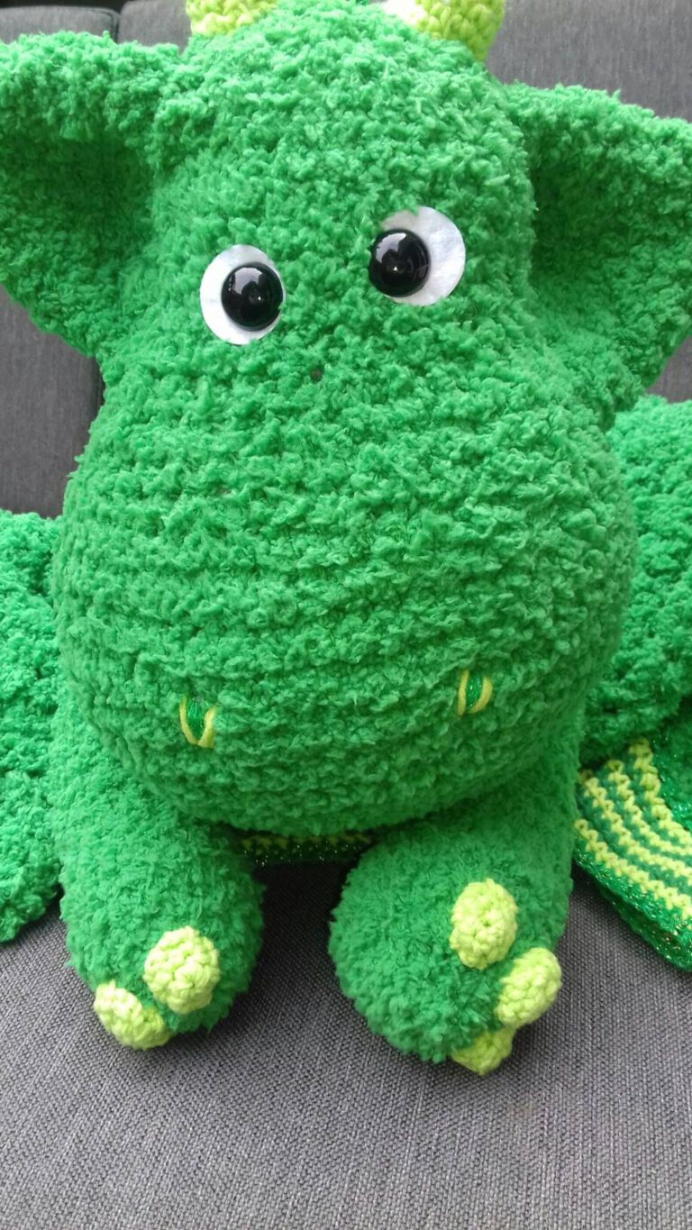 Gehaakte drakenknuffel